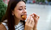 Aditivii din alimentele procesate, asociați cu riscuri mai mari de cancer și boli cronice într-un studiu amplu