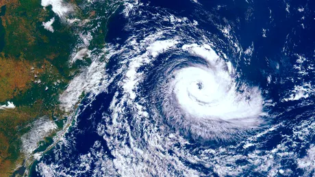 Un ciclon polar va pătrunde în România! Aduce ploi, vijelii și ninsori în aproape toată țara. Temperaturile scad drastic / VIDEO