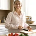Nu există un aliment care te ține tânăr. Ce arată un nou studiu despre felul în care dieta influențează îmbătrânirea organismului