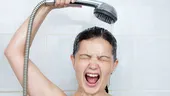 Poți să faci meningită dacă te speli pe cap cu apă rece sau ieși cu părul ud în frig?