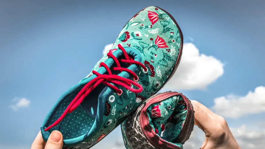 5 probleme cauzate de încălțămintea nepotrivită. La ce semne să fim atenți și de ce să alegem încălțămintea de tip barefoot