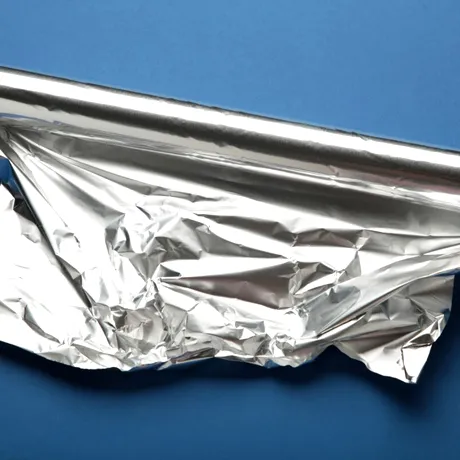15 lucruri surprinzătoare pe care nu știai că le poți face cu folia de aluminiu