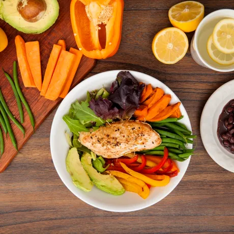 Cercetătorii au descoperit cea mai sănătoasă masă din lume! Iată ce ar trebui să mănânci zilnic pentru o viață mai lungă