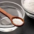 Bicarbonatul pentru arsuri la stomac! De ce era atât de folosit de bunici și cât de sigur este