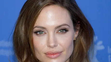 Angelina Jolie, donaţie de 1 milion de dolari pentru a ajuta copiii afectaţi de COVID-19