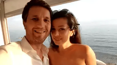 Andi Moisescu ar fi divorțat de Olivia Steer. Vedeta Pro TV nu mai poartă verighetă