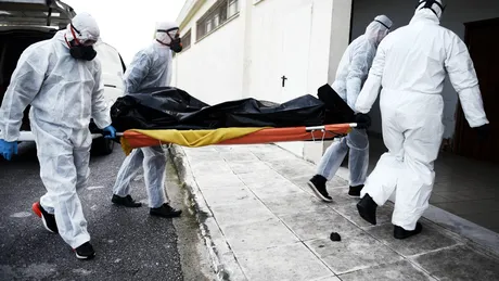 Cadavru deshumat la trei ani de la decesul unei femei, diagnosticată cu COVID. Familia nu știe pe cine a îngropat: „A decedat intubată”