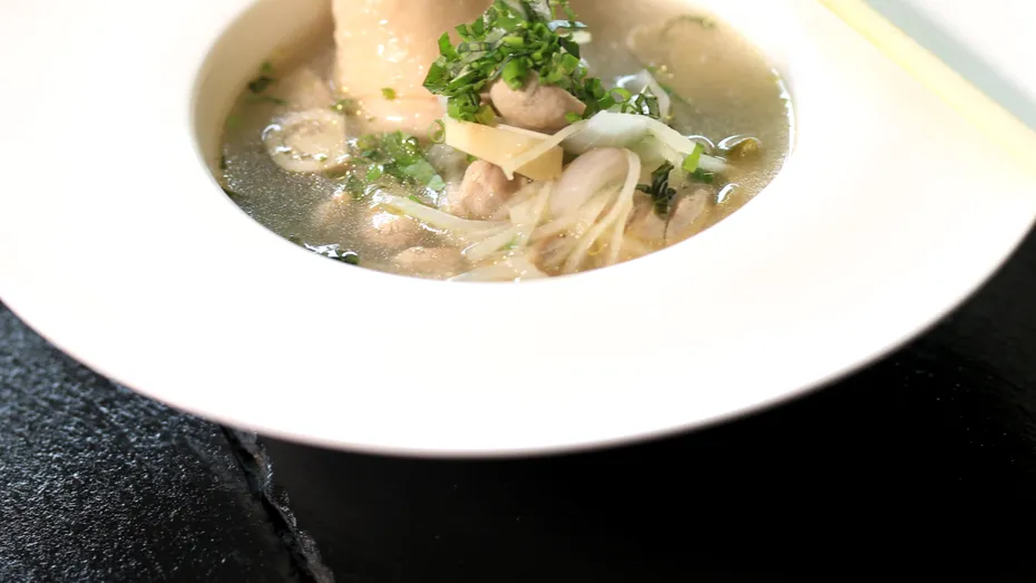 Supă de pui cu noodles: beneficiile pentru sănătate