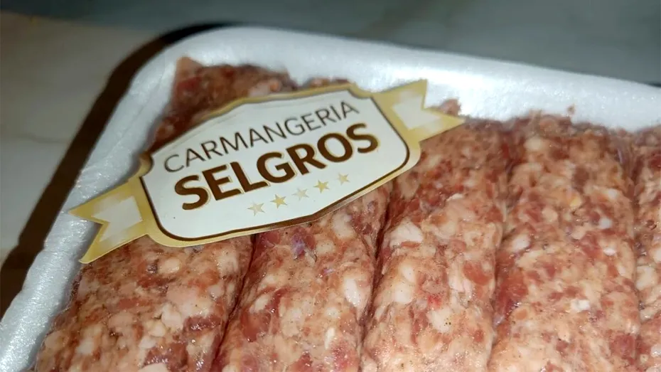 Îngrașă sau nu? Câte calorii au micii „amestec porc-vită” din Selgros România, de fapt