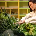 Leguma cu frunze crețe care poate susține sănătatea oaselor și imunitatea. Beneficiile consumului de kale