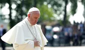 Papa Francisc rămâne în stare critică! Doctorii sunt rezervați: „Este probabil aproape de moarte”