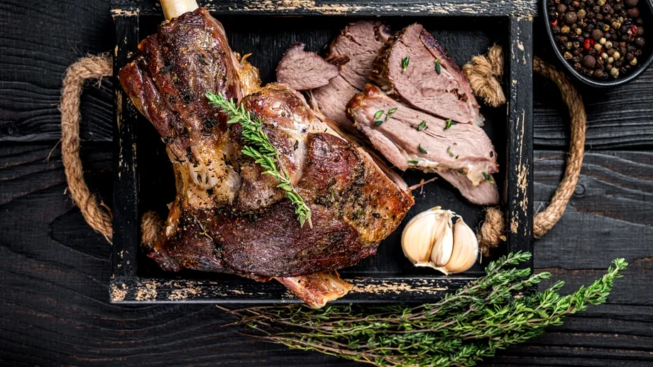 Ce se pune la friptura de miel. Ingredientele care fac diferența