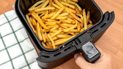 Cum să gătești cei mai buni cartofi copți la air fryer! Temperatura trebuie setată la 200°C