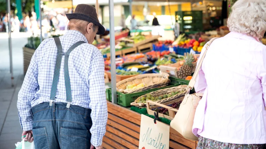 Categoria de pensionari care va primi ajutor înainte de Paște! Se dau tichete sociale pentru alimente