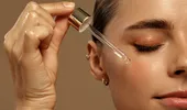 Obsesia pentru „glass skin” îți poate distruge bariera cutanată. Greșelile de skincare care îți sensibilizează pielea fără să-ți dai seama