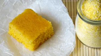 Rețetă simplă de post. Prăjitură cu mălai și ananas