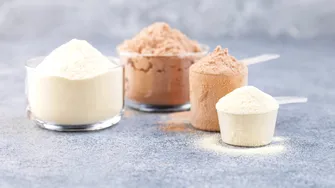Riscurile ascunse ale pudrelor proteice. Cum să consumi proteine corect și sănătos
