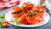 Roșii umplute cu carne tocată. Rețeta gustoasă pe care e musai să o încerci în această vară