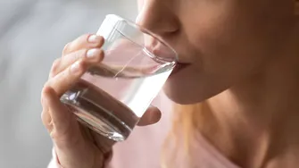 Un medic dezvăluie obiceiul banal pe care-l are în fiecare dimineață. Îmbunătățește semnificativ starea, ești mai energic și te focusezi mai ușor