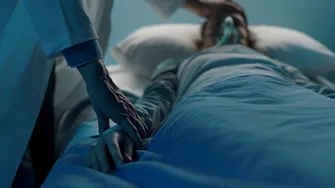 Difteria revine în atenția medicilor după primul deces din ultimii ani. Ce este boala care poate provoca sufocare și complicații grave