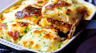 Ingrediente secrete pentru o musaca perfectă. Trucul care îi schimbă tot gustul