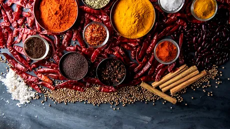 Condimentele picante, aliatul neașteptat al dietelor. Cum poate iuțeala să reducă aportul caloric