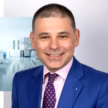 ASIGURĂRI medicale vs. ABONAMENTE. Alegerea care te poate ajuta în caz de îmbolnăvire sau accident: „Nu se poate reformă fără asiguratori”