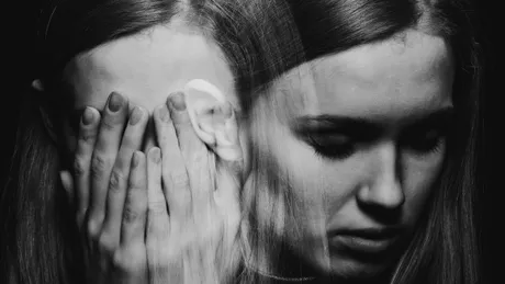 Fobia socială: cauze, simptome, tratament