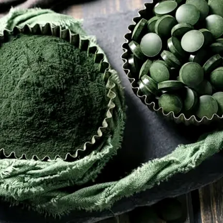 Cum să adaugi spirulina în dieta zilnică pentru o vitalitate mai bună! Chiar și o cantitate mică poate face o mare diferență