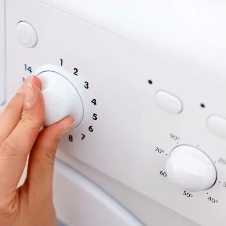 Butonul secret de la mașina de spălat pe care trebuie să-l ții apăsat timp de 3 secunde. Această funcție nu e folosită des!