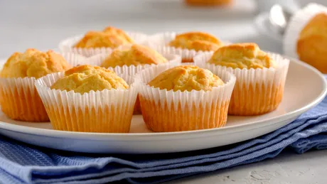 Cum să faci cele mai pufoase brioșe. Ce greșeli să eviți ca să nu iasă dense sau uscate