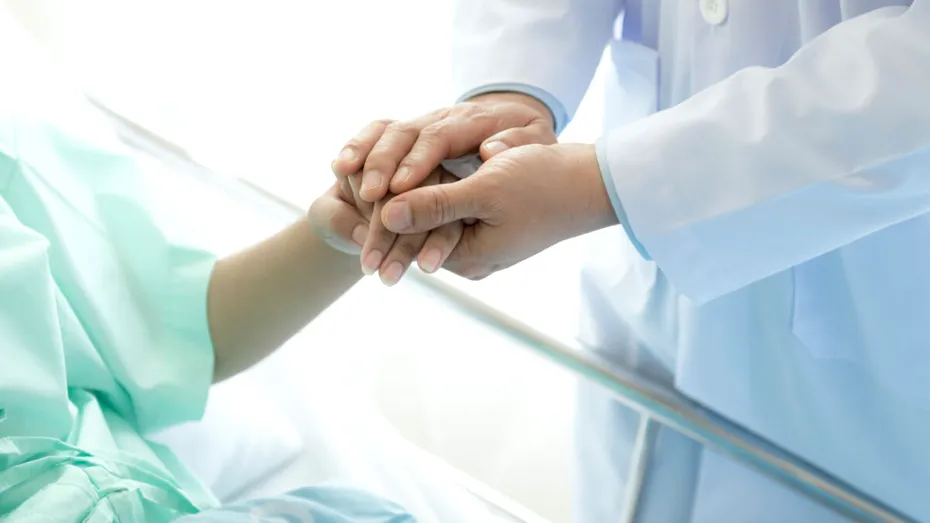 O tânără de 23 de ani cu cancer de colon în stadiul 4, complet vindecată cu o terapie genetică revoluționară