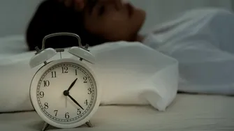Cum influențează lipsa somnului sănătatea digestivă