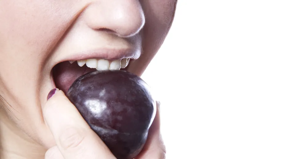 Fructele care te scapă de constipație și reduc riscul de cancer de colon
