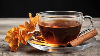 Ceaiul care taie pofta de dulce și menţine tinereţea creierului. Ce beneficii are ceaiul de scorţişoară și cum se prepară