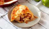 Plăcintă de mere de post. Desertul ideal pentru această perioadă