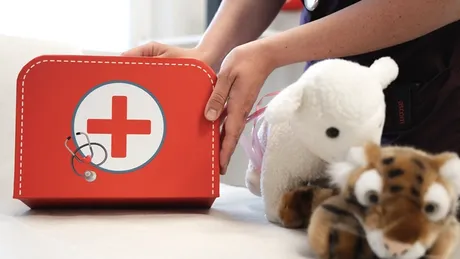 Trusa medicală pe care doctorii o recomandă tuturor familiilor care pleacă în vacanță