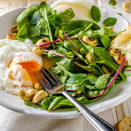 Alimentul care reduce riscul de retinopatie diabetică. Are mai multe beneficii dacă e consumat crud