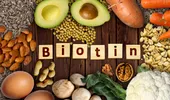Colagen sau biotină pentru păr: ce funcționează cu adevărat și ce este doar marketing?