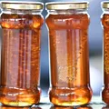 Mierea românească, mai puternică decât antibioticele. Eficiența ei i-a impresionat pe specialiști