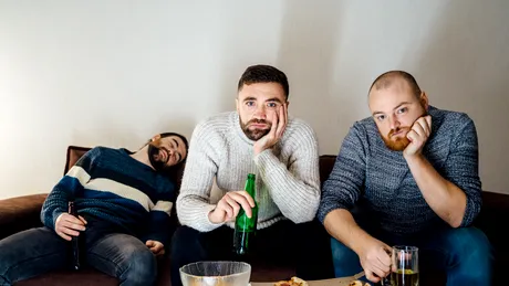 Ai băut prea mult? Iată 8 lucruri inteligente pe care să le faci pentru a te trezi rapid