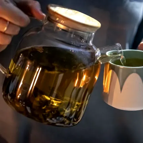 Băutura pe care să o consumi în sezonul rece dacă vrei să slăbești. Îți taie pofta de dulce și de fast-food