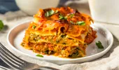 Lasagna cu varză dulce – rețetă dietetică, pentru pofticioșii care vor să slăbească