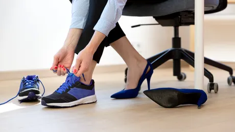 Cum asortezi corect pantofii cu pantalonii. Ghid simplu pentru ținute care arată impecabil