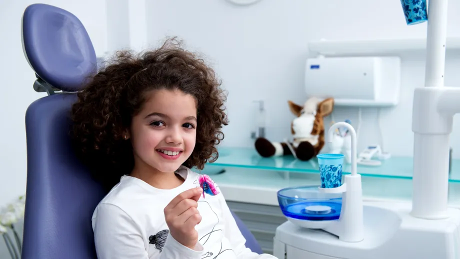 Prevenţia ortodontică: cum poţi face ca cel mic să nu poarte aparat dentar