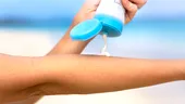 Cât de des trebuie reaplicată crema de protecție solară la plajă. Greșeala uriașă pe care o fac toți românii