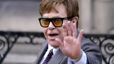 O infecție oculară l-a lăsat pe Elton John orb în doar 6 luni. Cum să previi să ți se întâmple și ție