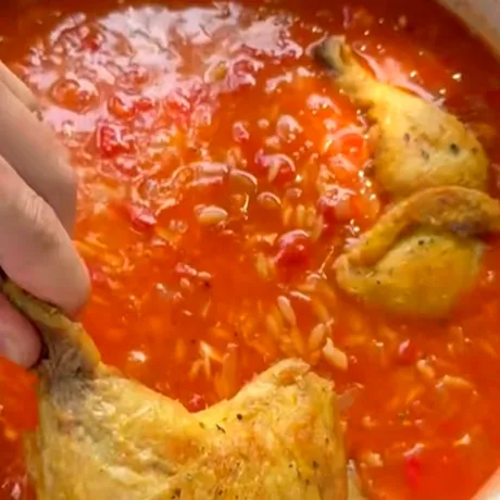 Rețeta grecească care face furori pe TikTok! Cum să prepari Giouvetsi, un adevărat deliciu