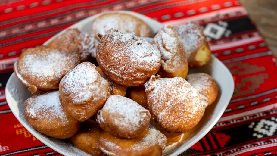 Cum faci gogoși însiropate. Desertul pufos care cucerește pe oricine