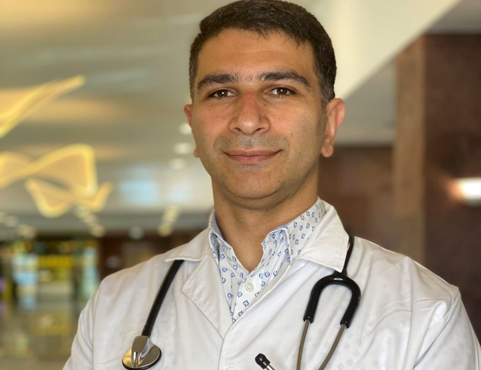 Dr. Emin Mammadov: Cancerul tiroidian, de obicei, este diagnosticat întâmplător, pentru că el poate fi complet asimptomatic până în stadii avansate